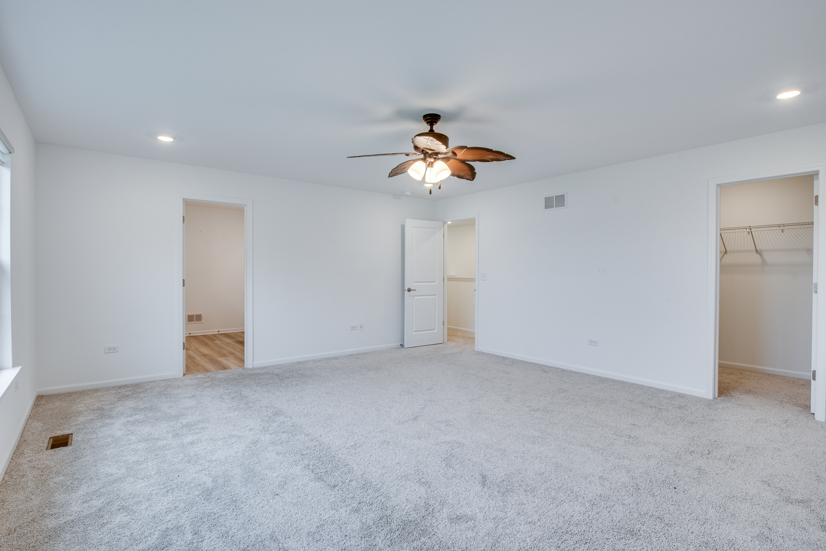 205 Tinana Street, Oswego, IL 60543