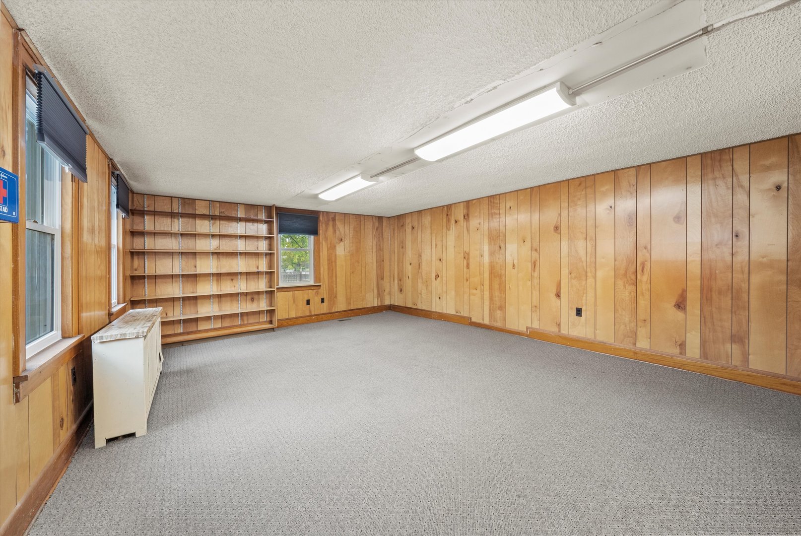 412 hankes Avenue, Aurora, IL 60505