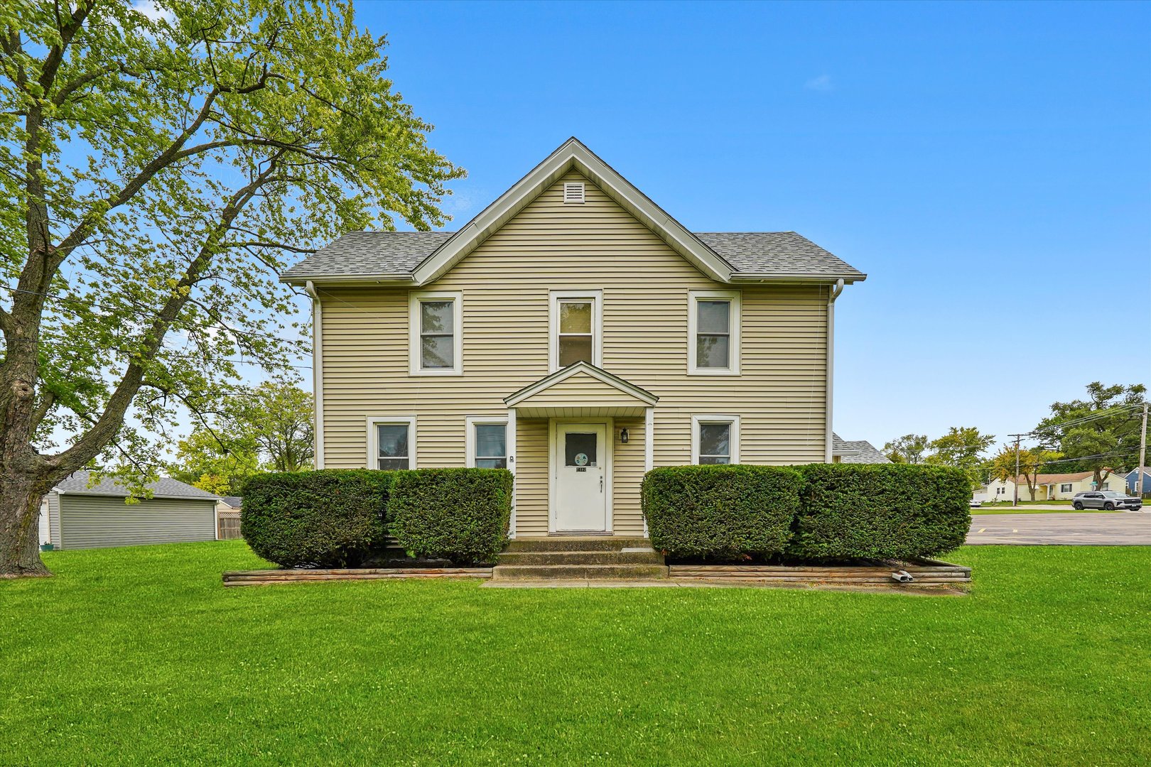 412 hankes Avenue, Aurora, IL 60505