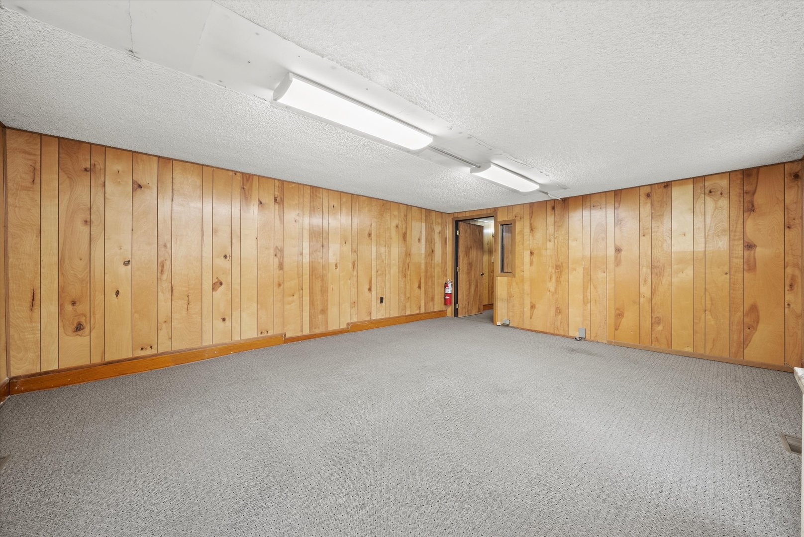 412 hankes Avenue, Aurora, IL 60505