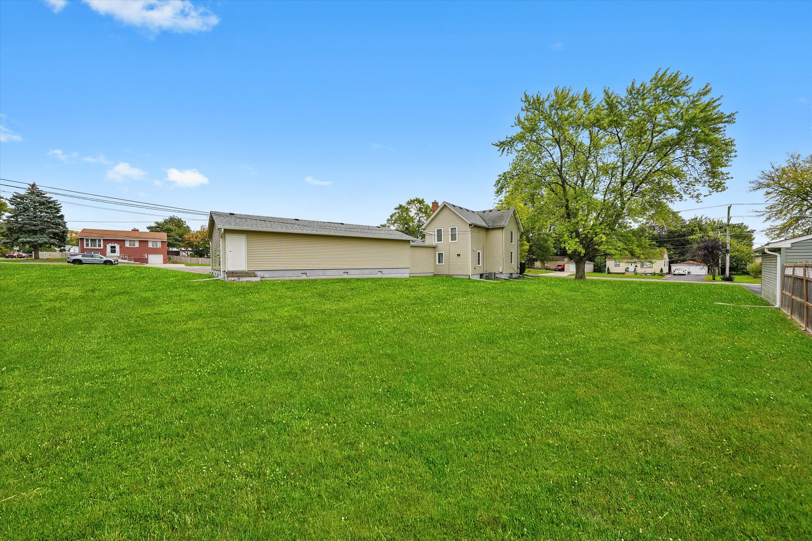 412 hankes Avenue, Aurora, IL 60505