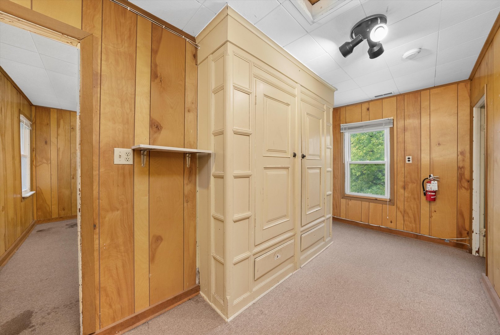 412 hankes Avenue, Aurora, IL 60505