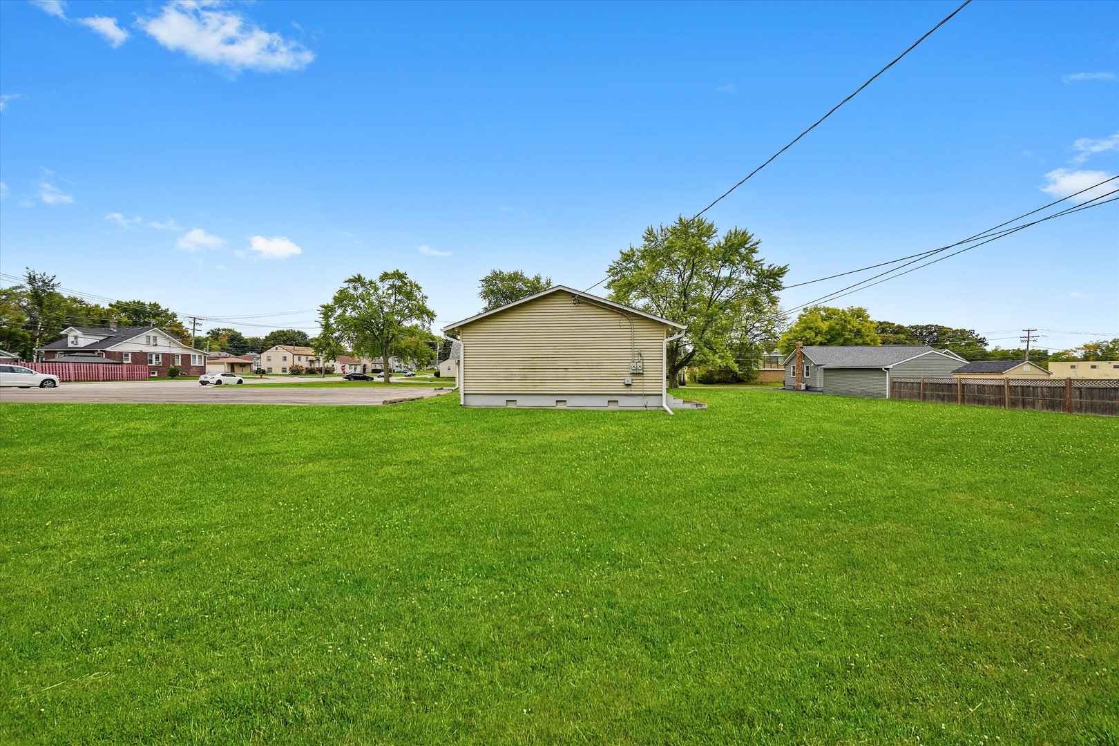 412 hankes Avenue, Aurora, IL 60505