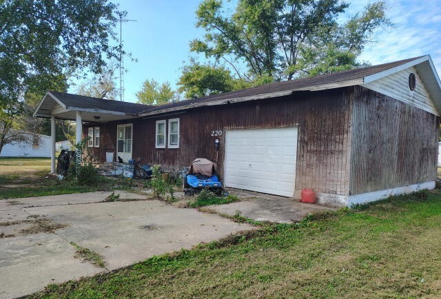 220 S Marion Street, Centralia, IL 62801