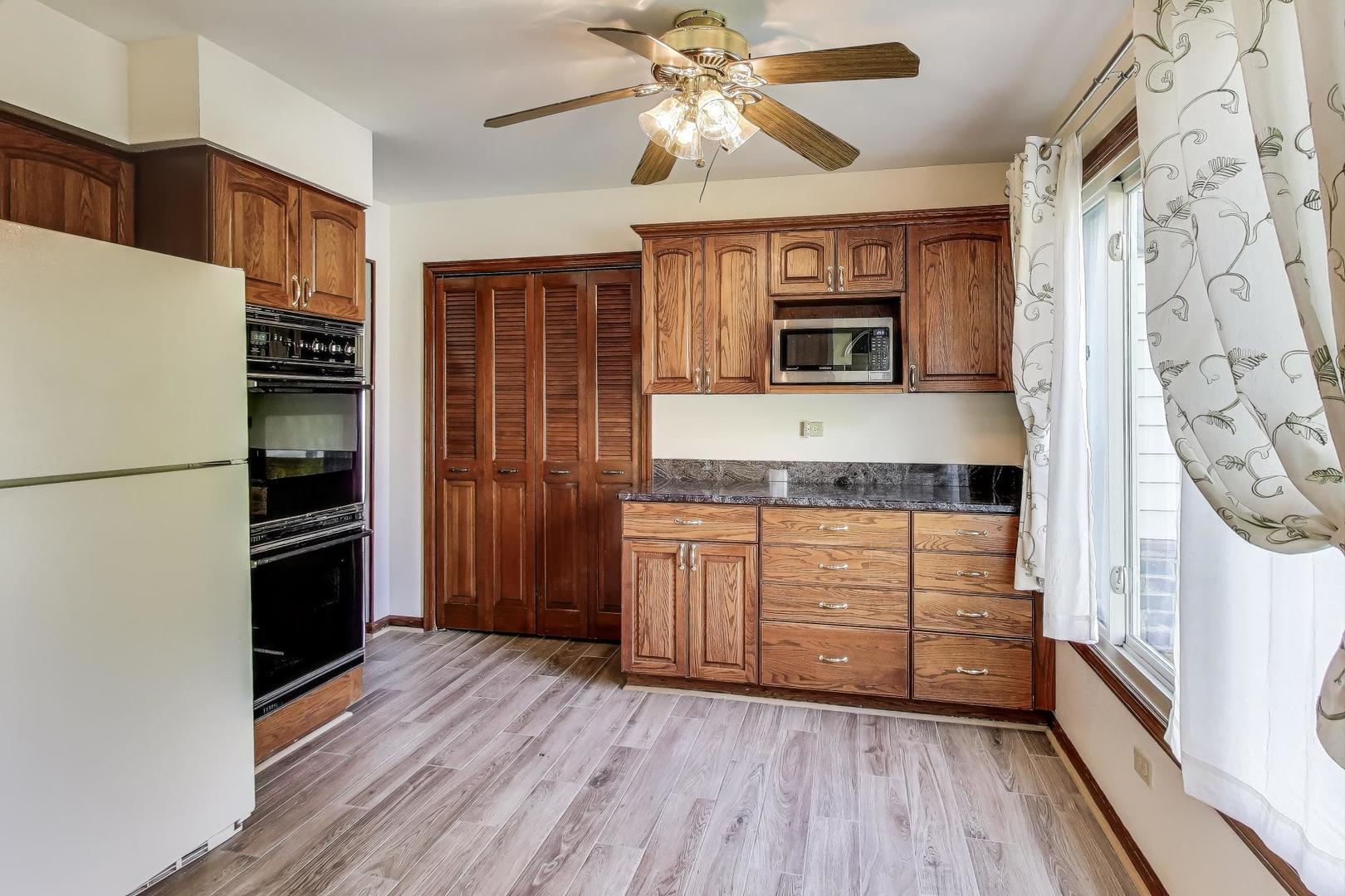 2616 N Prindle Avenue, Arlington Heights, IL 60004