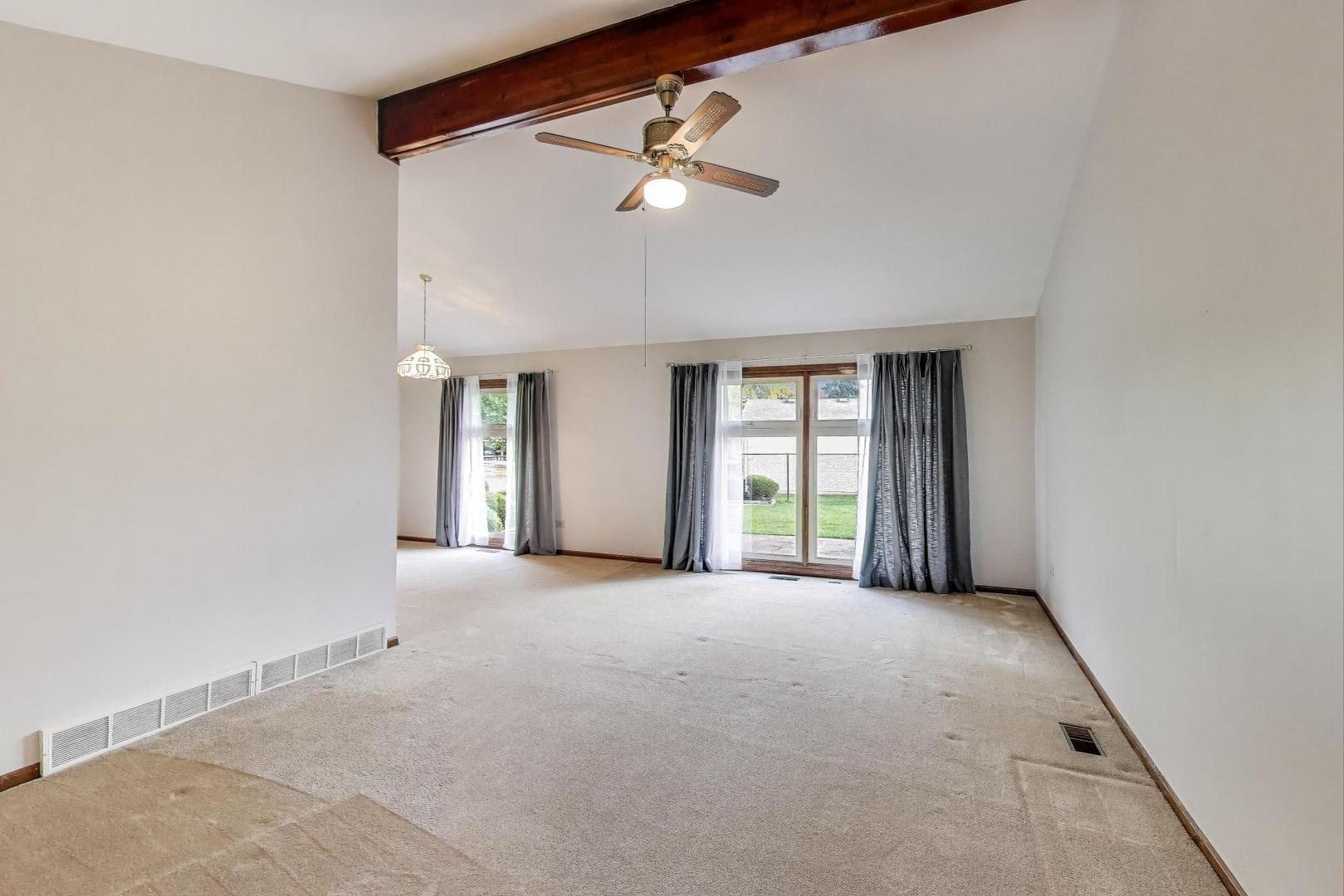 2616 N Prindle Avenue, Arlington Heights, IL 60004