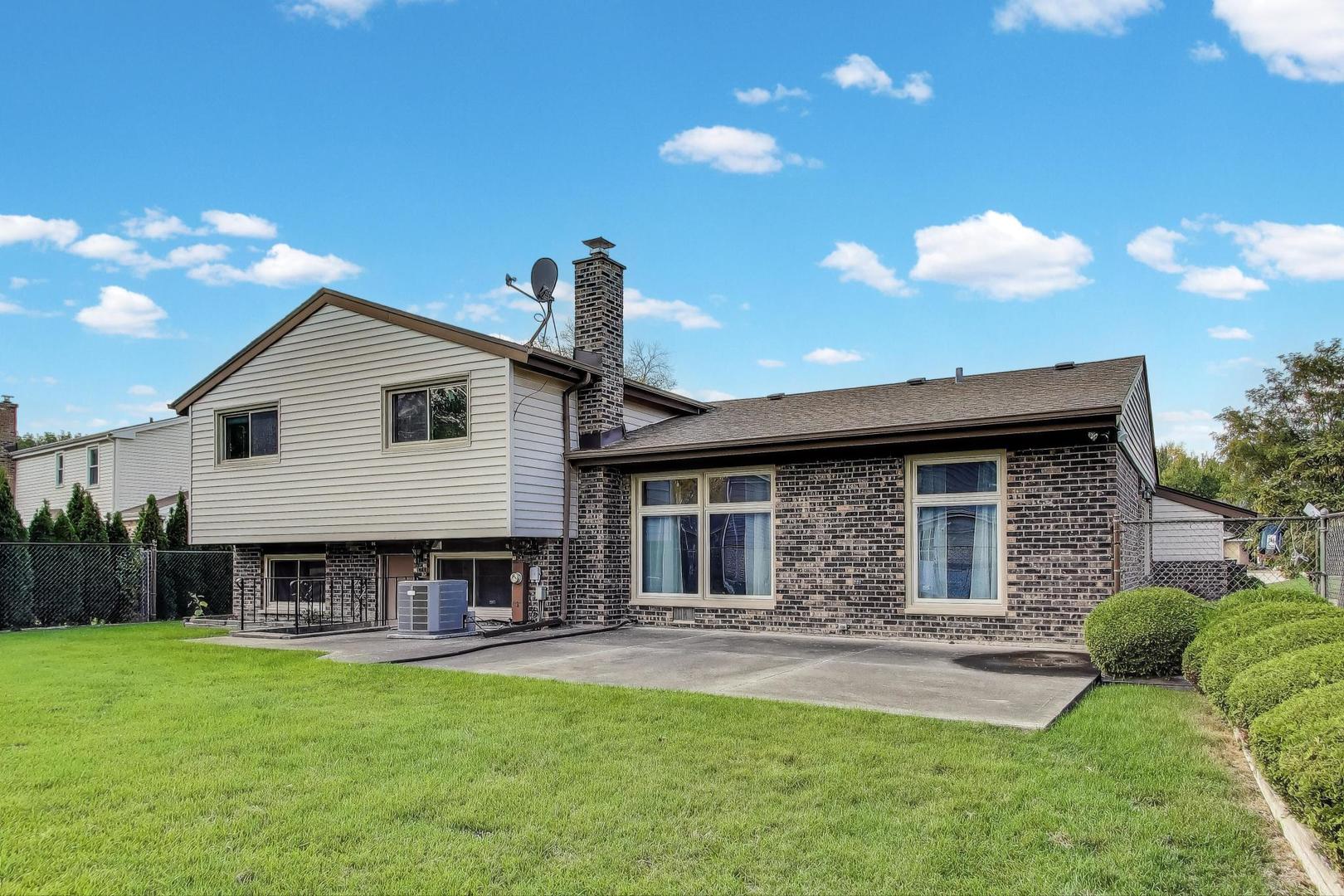 2616 N Prindle Avenue, Arlington Heights, IL 60004