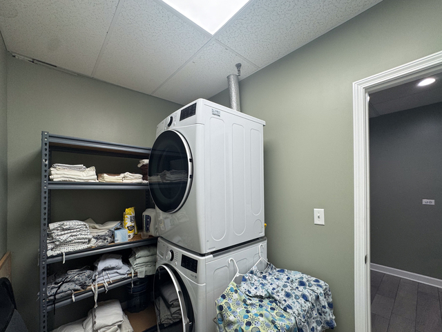 2020 Dean Street #E-D2, St. Charles, IL 60174