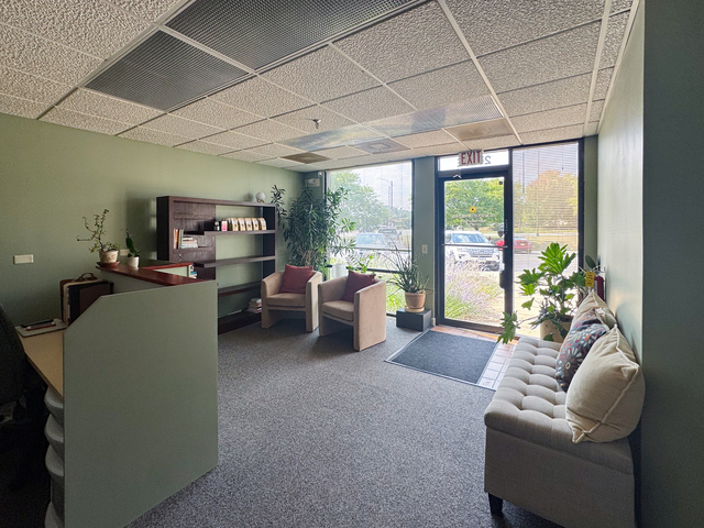 2020 Dean Street #E-D2, St. Charles, IL 60174