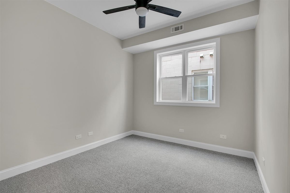 1322 W Belmont Avenue #2W, Chicago, IL 60657