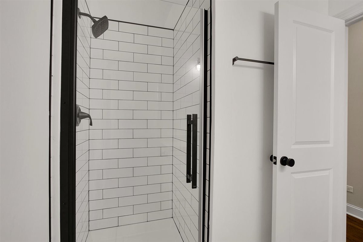 1322 W Belmont Avenue #2W, Chicago, IL 60657