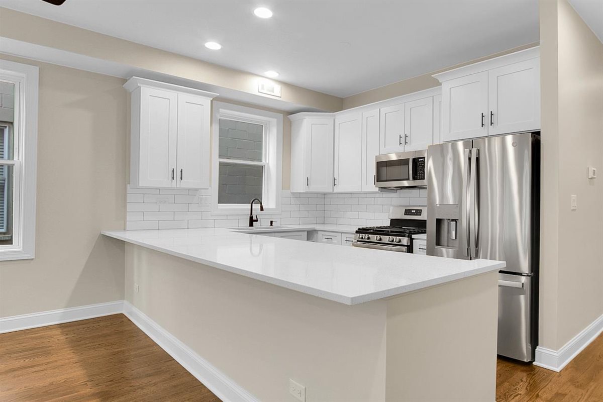 1322 W Belmont Avenue #2W, Chicago, IL 60657