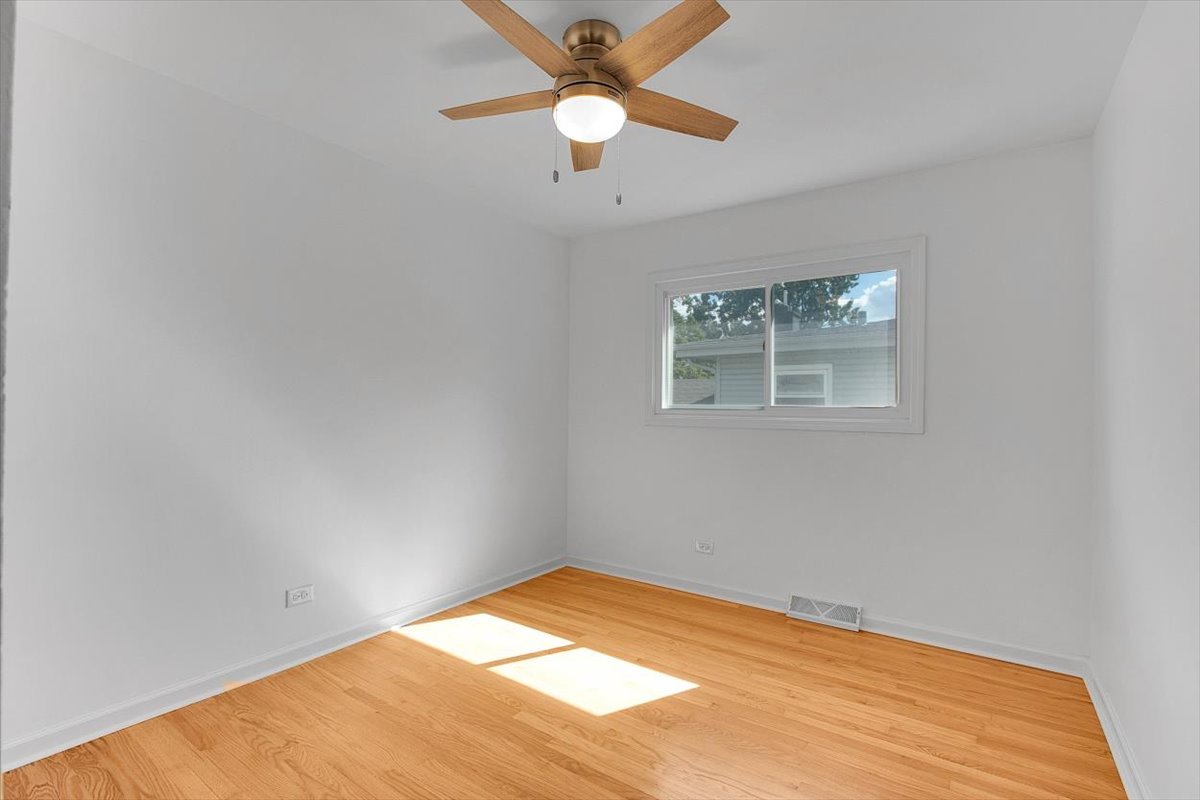 174 Ash Avenue, Wood Dale, IL 60191