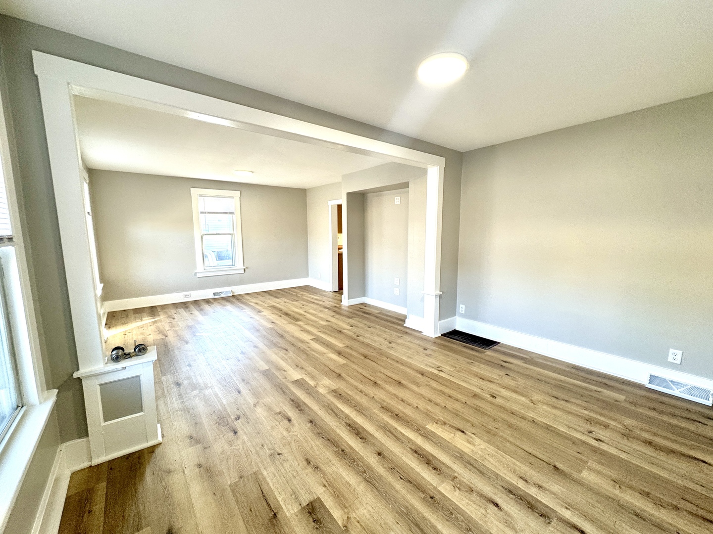 15750 Woodlawn West Avenue, South Holland, IL 60473