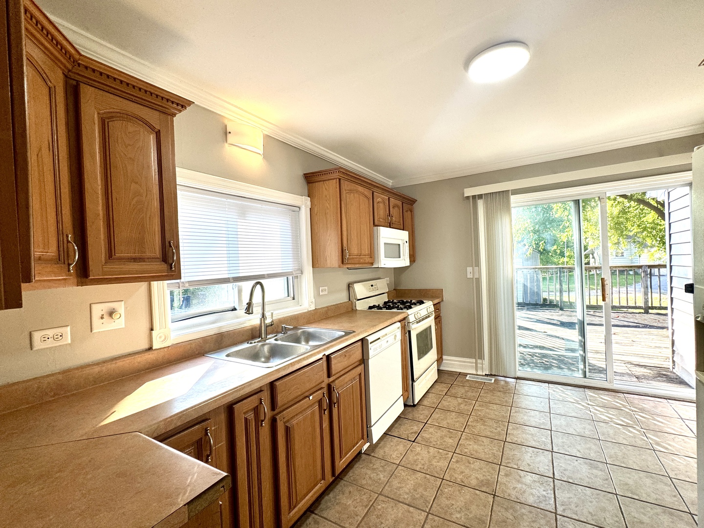 15750 Woodlawn West Avenue, South Holland, IL 60473