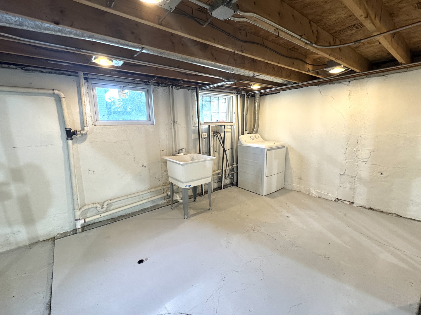 15750 Woodlawn West Avenue, South Holland, IL 60473