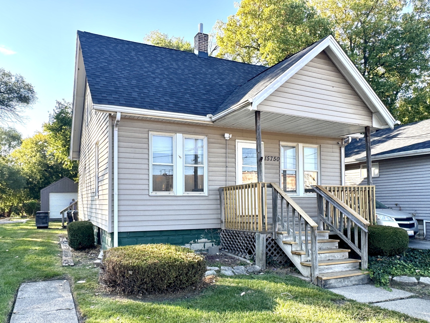 15750 Woodlawn West Avenue, South Holland, IL 60473