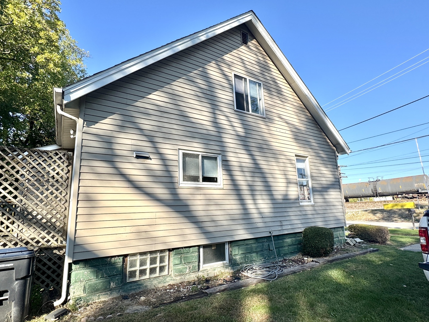 15750 Woodlawn West Avenue, South Holland, IL 60473