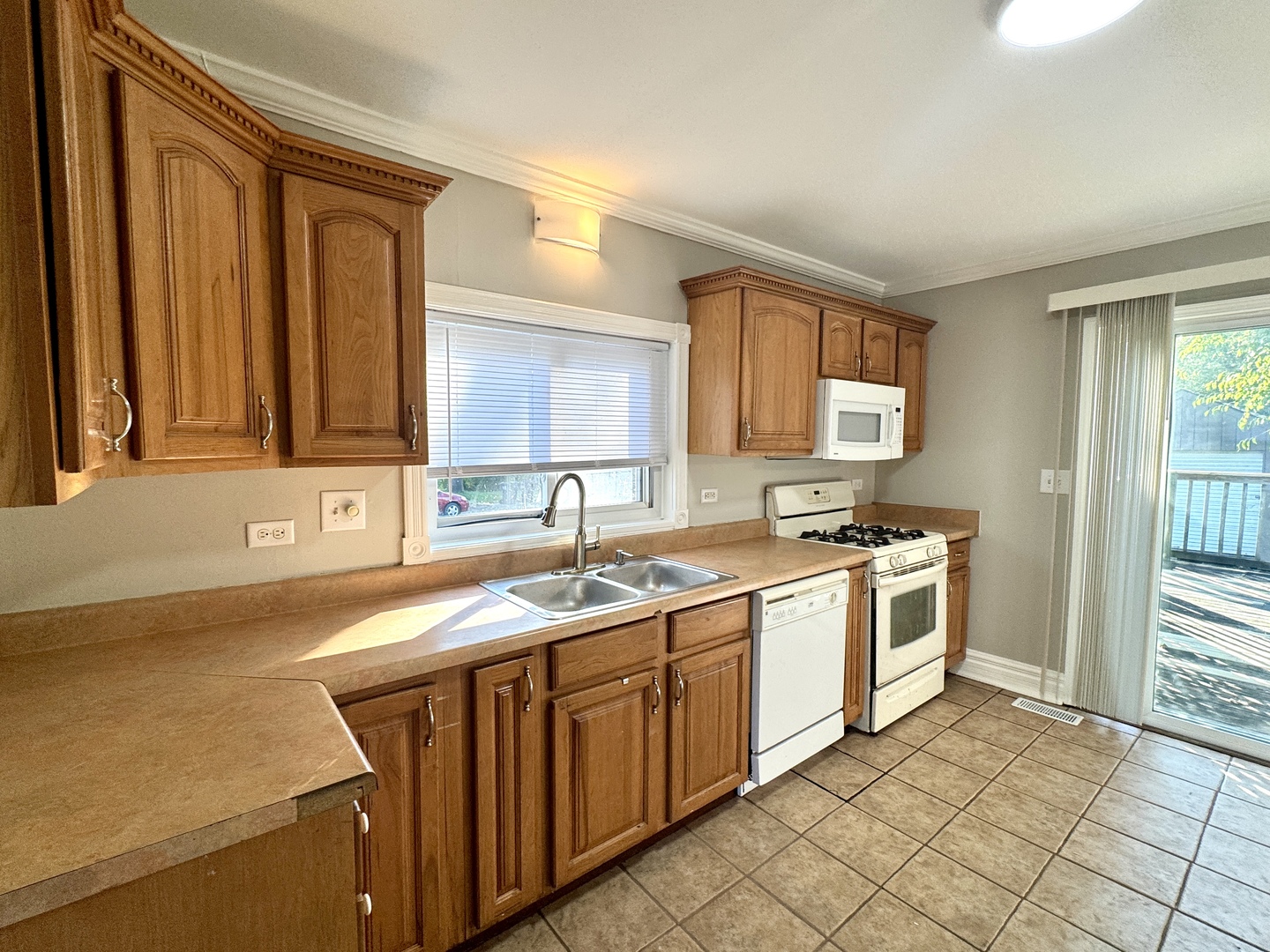 15750 Woodlawn West Avenue, South Holland, IL 60473