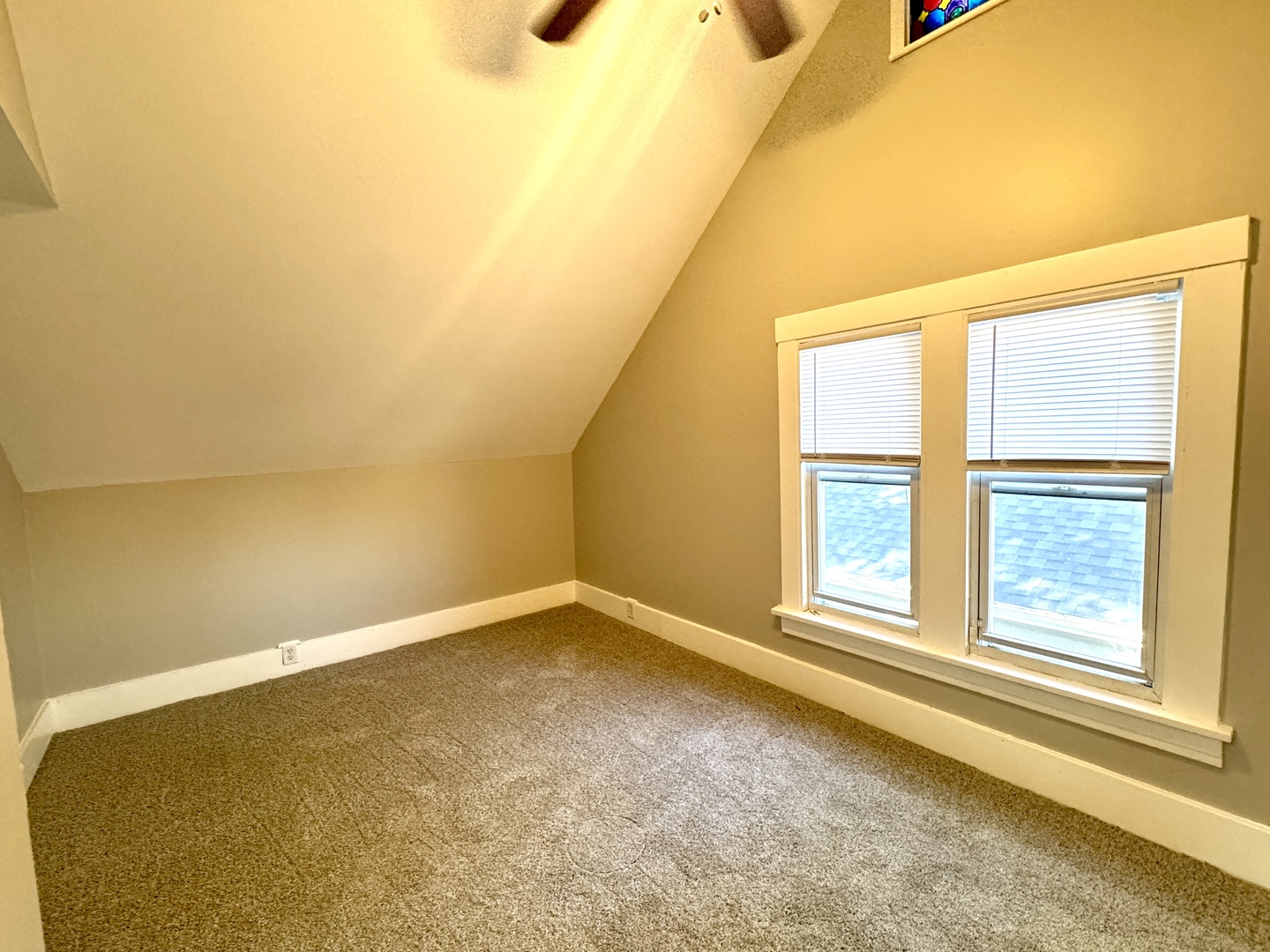 15750 Woodlawn West Avenue, South Holland, IL 60473