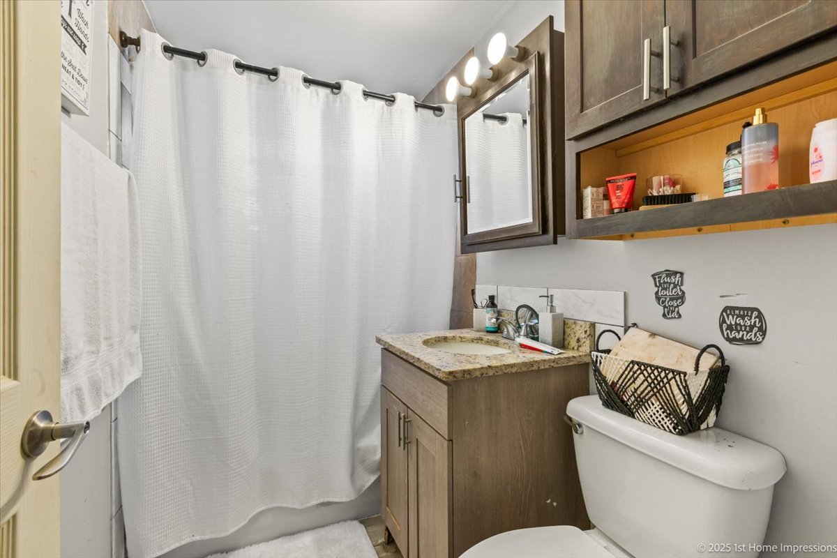 7110 W 107th Street #16, Worth, IL 60482