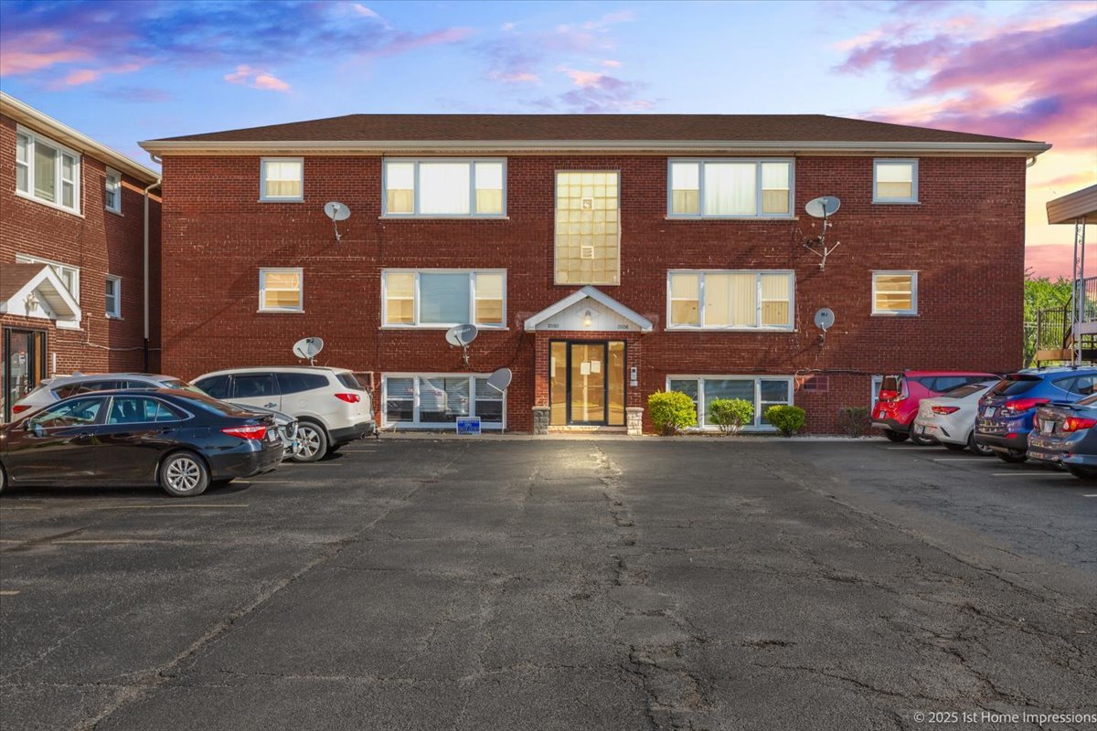 7110 W 107th Street #16, Worth, IL 60482