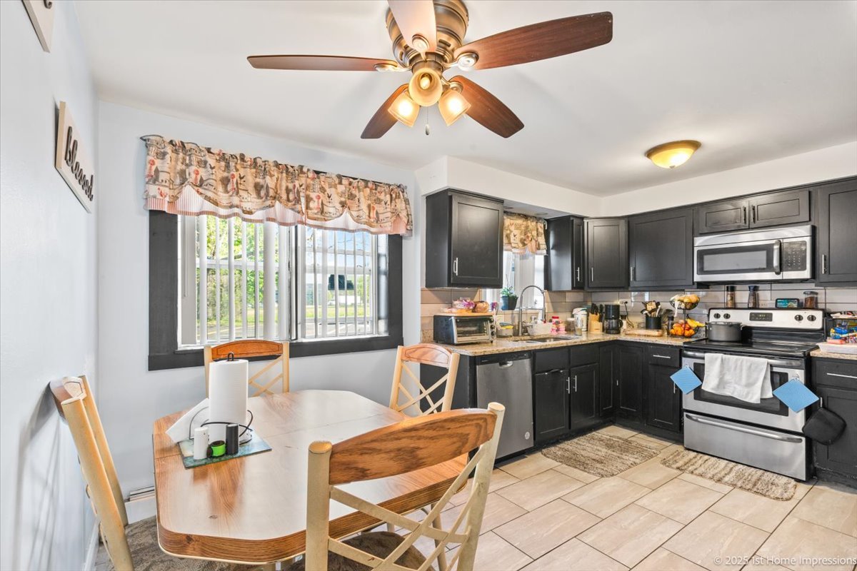 7110 W 107th Street #16, Worth, IL 60482