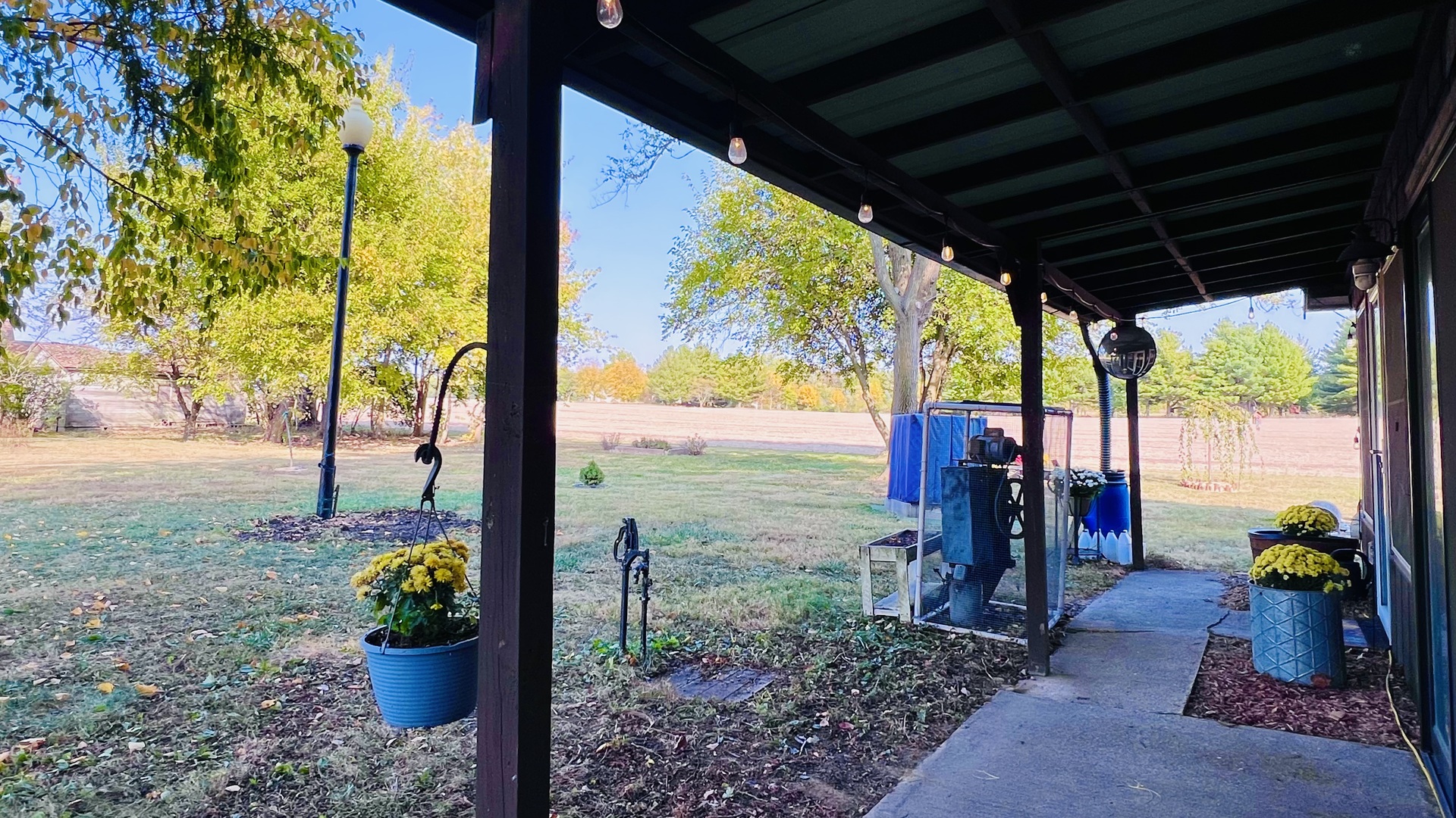 8533 N 1900 East Road, Bloomington, IL 61705