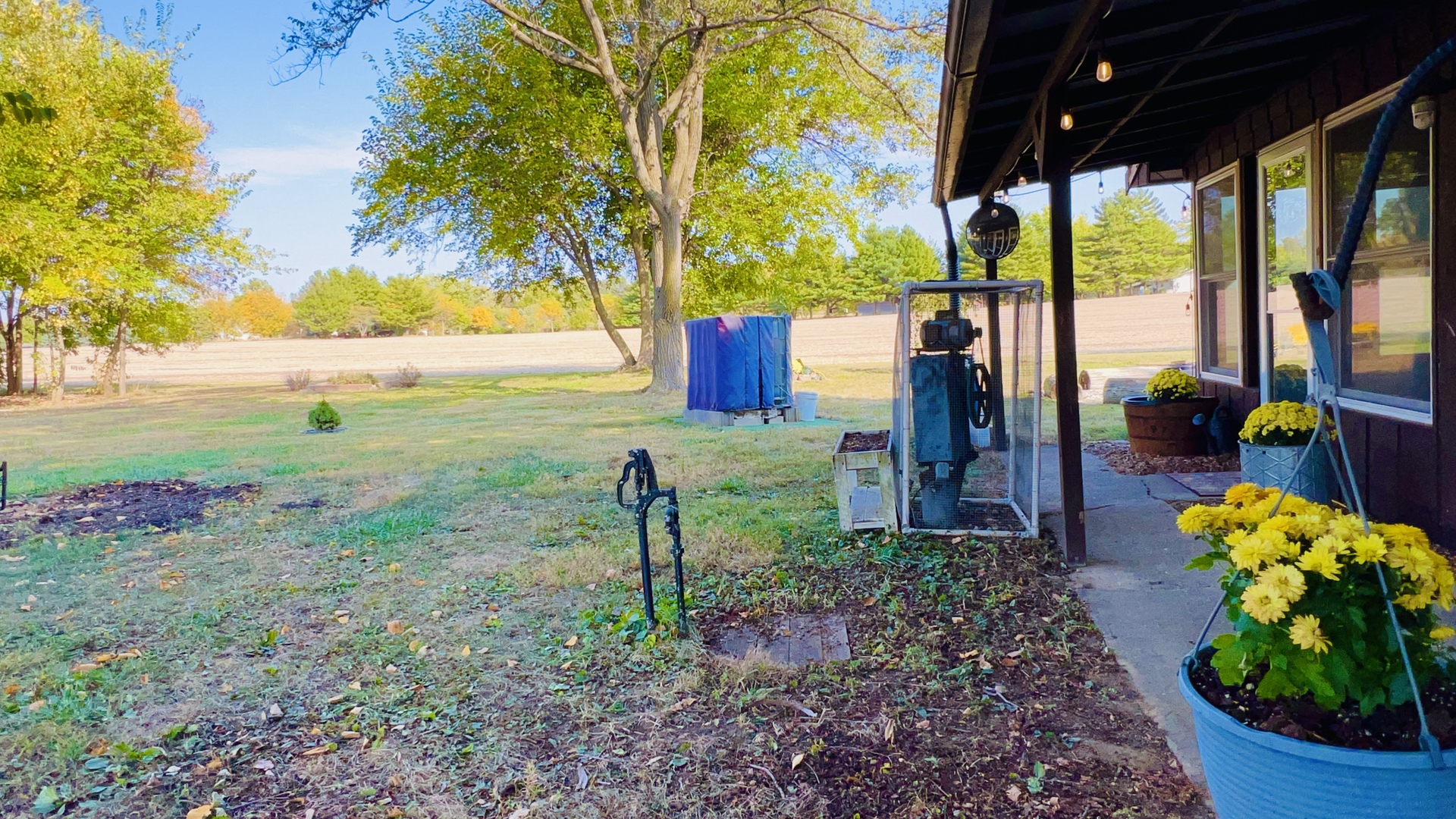 8533 N 1900 East Road, Bloomington, IL 61705