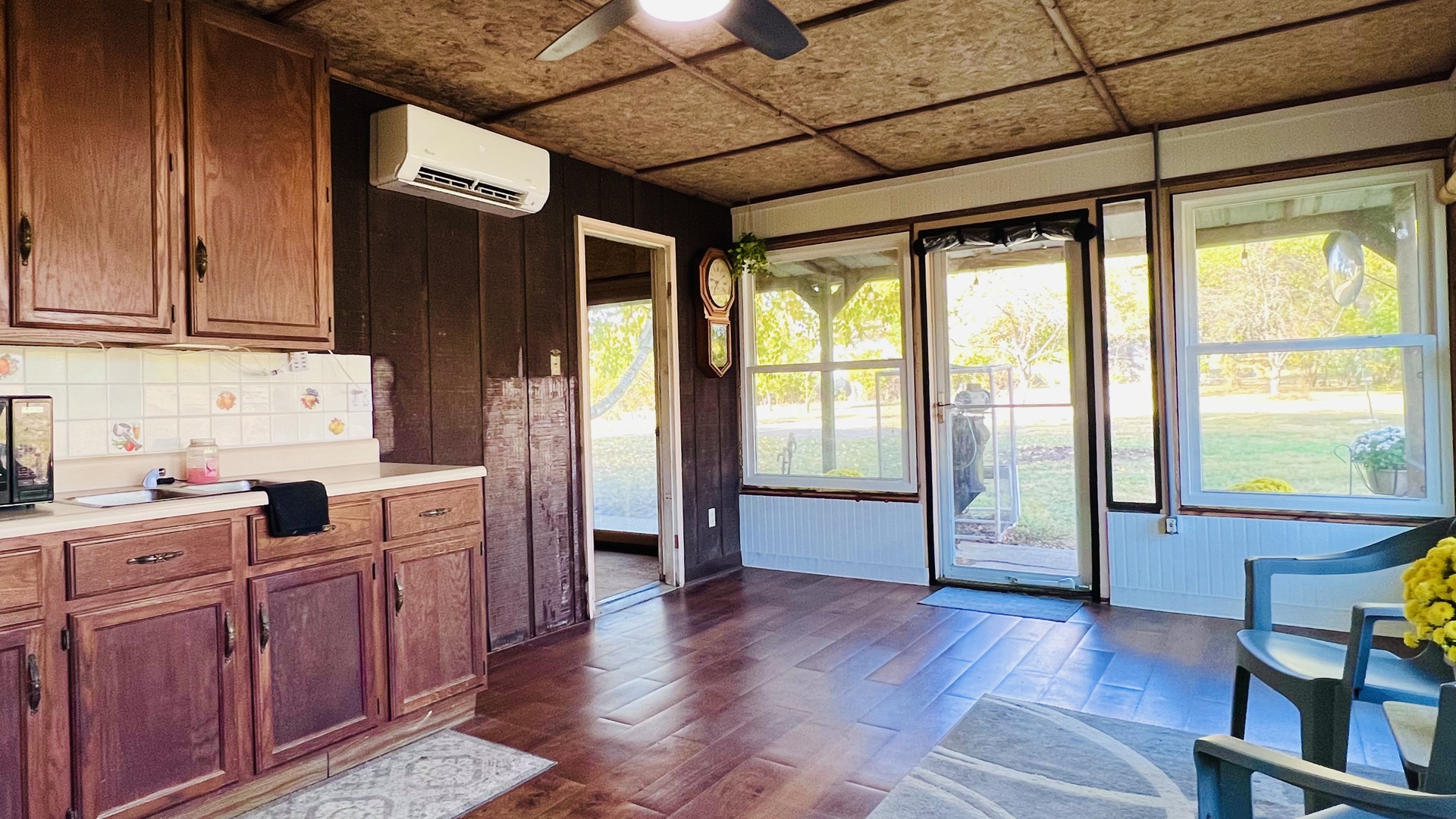 8533 N 1900 East Road, Bloomington, IL 61705