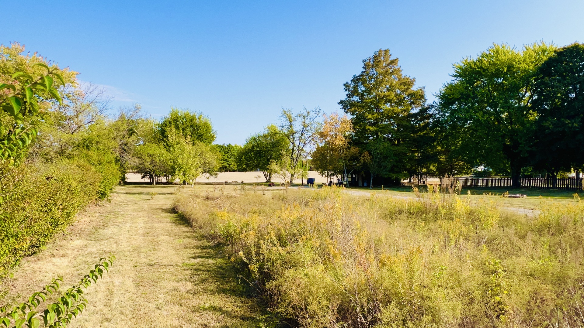 8533 N 1900 East Road, Bloomington, IL 61705