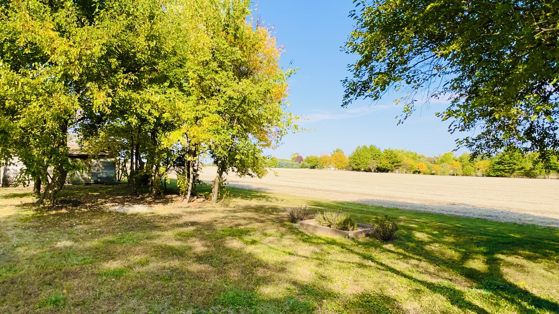 8533 N 1900 East Road, Bloomington, IL 61705