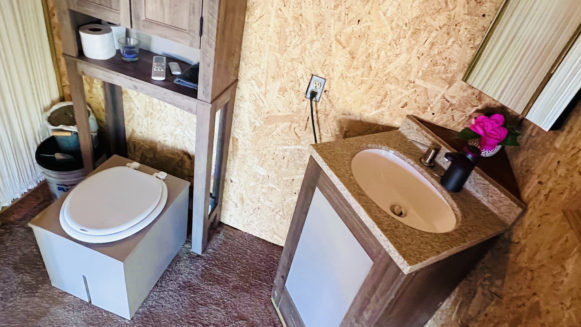 8533 N 1900 East Road, Bloomington, IL 61705