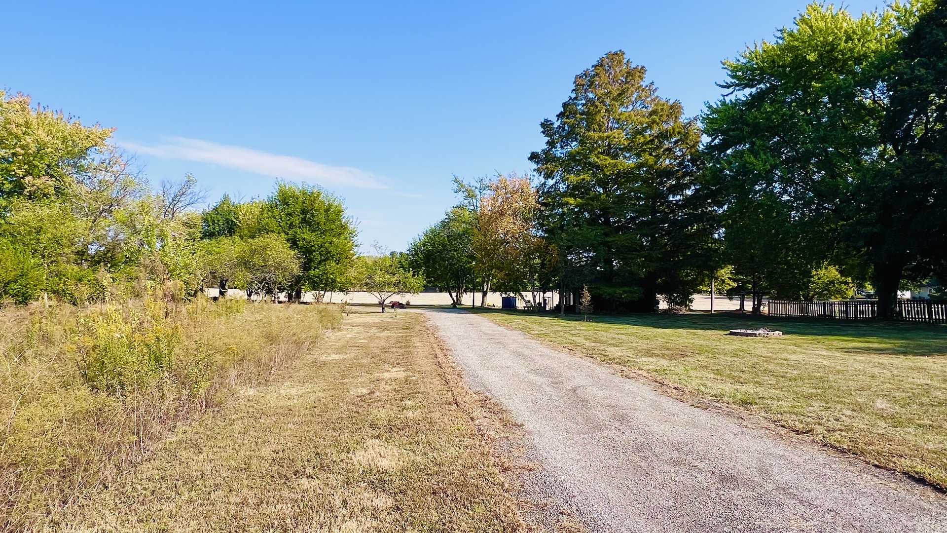 8533 N 1900 East Road, Bloomington, IL 61705