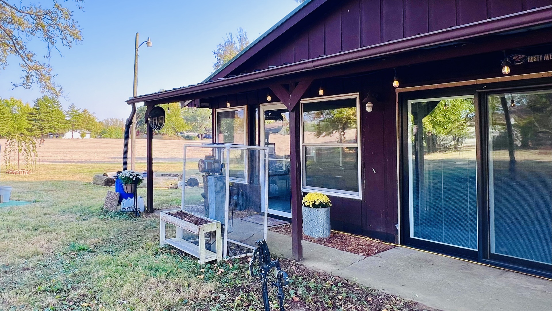 8533 N 1900 East Road, Bloomington, IL 61705