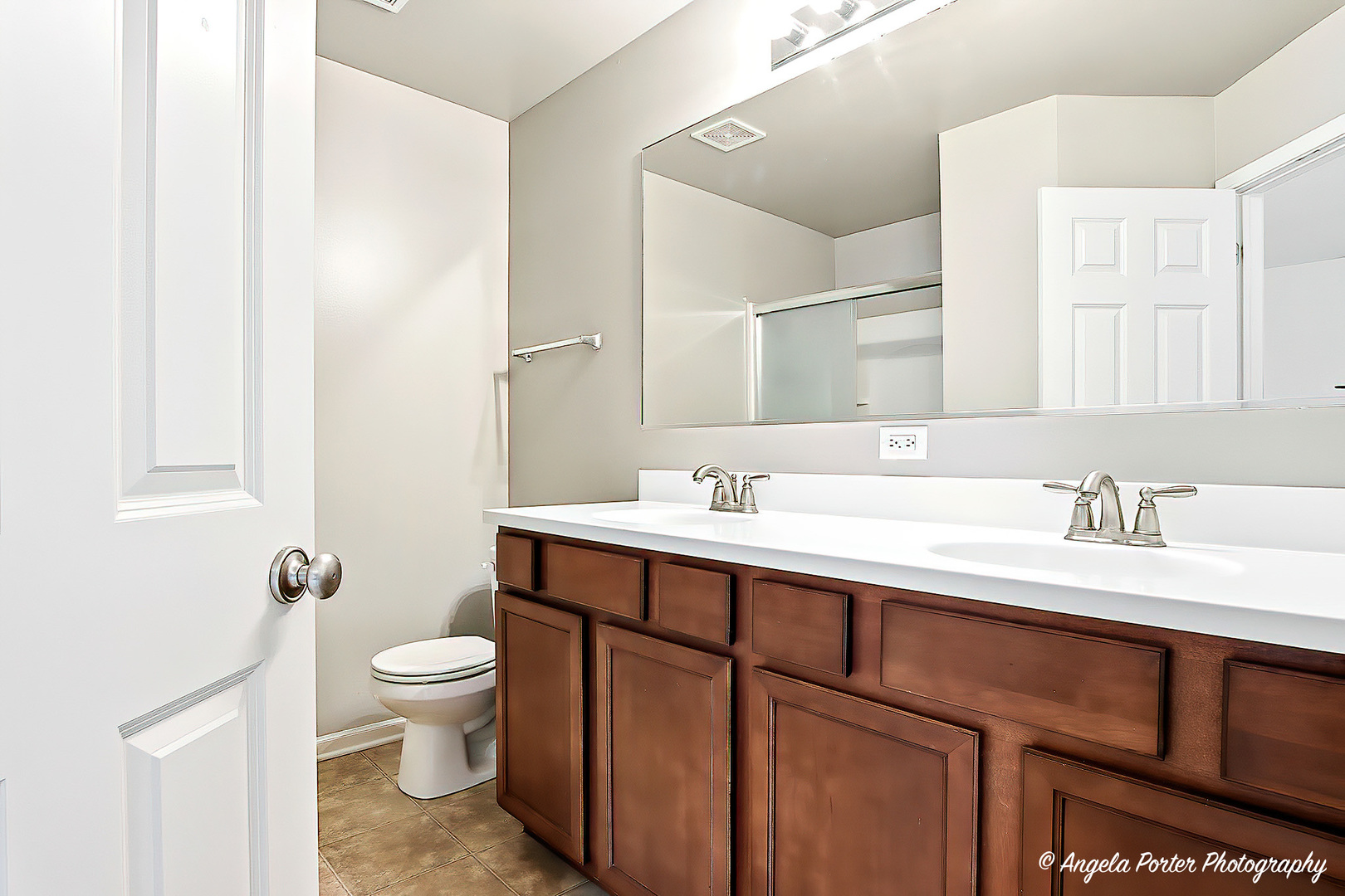 2067 Concord Drive #14-2, McHenry, IL 60050