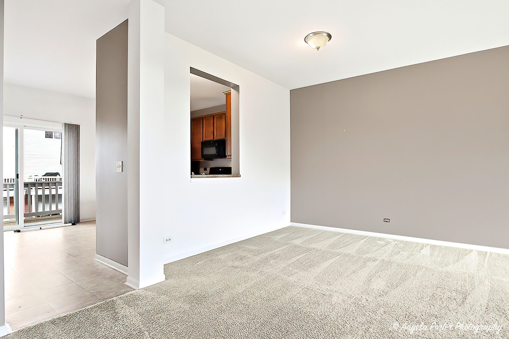 2067 Concord Drive #14-2, McHenry, IL 60050