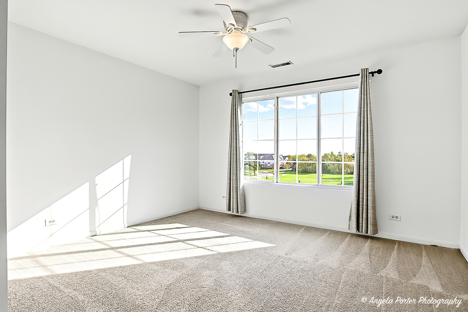 2067 Concord Drive #14-2, McHenry, IL 60050