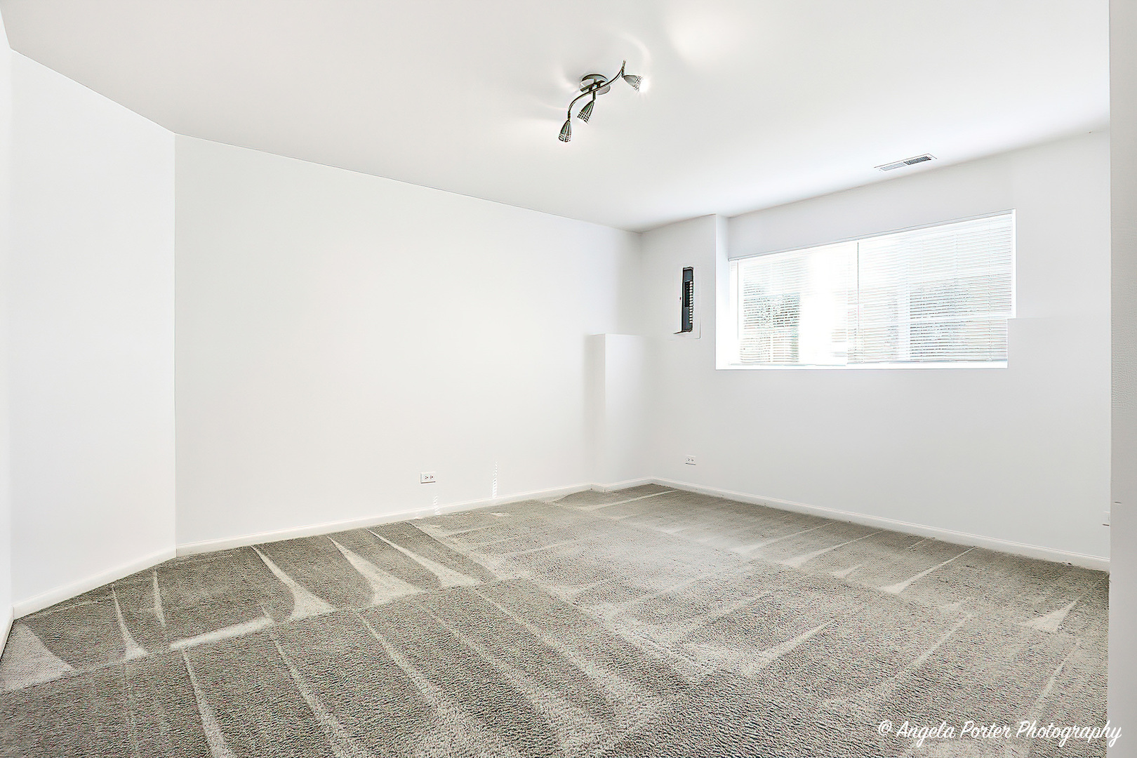 2067 Concord Drive #14-2, McHenry, IL 60050