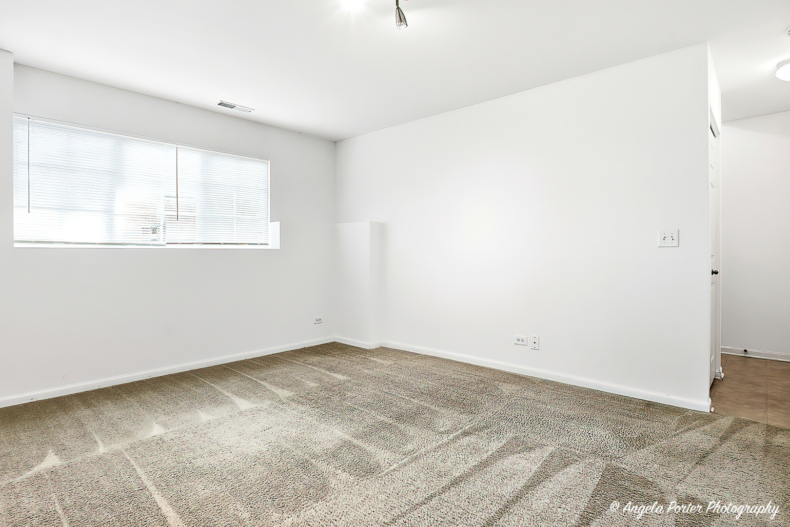 2067 Concord Drive #14-2, McHenry, IL 60050