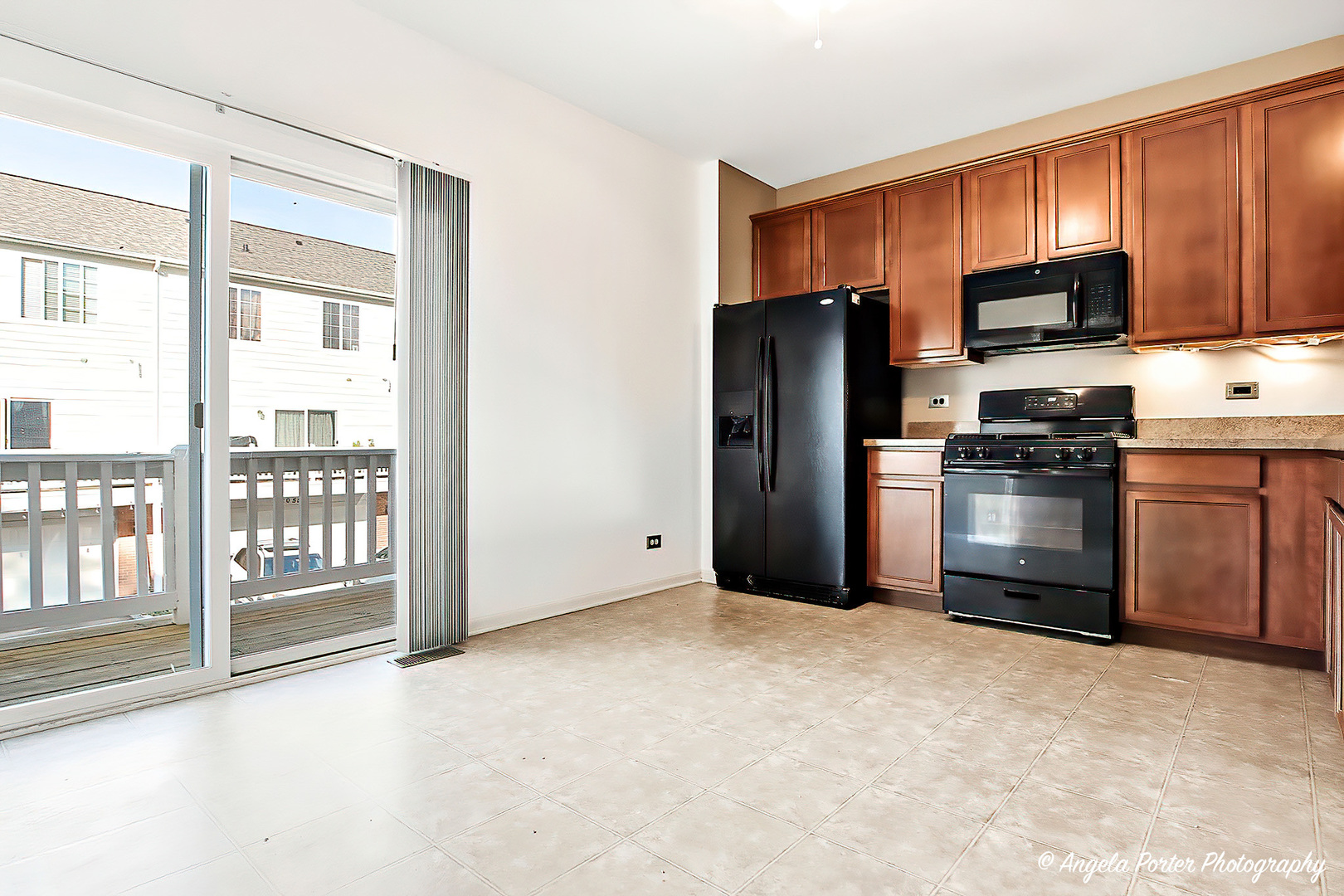 2067 Concord Drive #14-2, McHenry, IL 60050