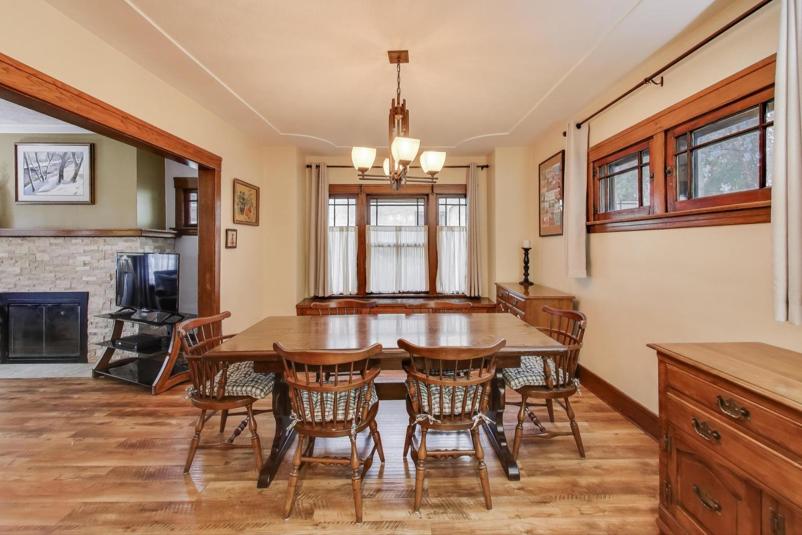 3418 Wesley Avenue, Berwyn, IL 60402