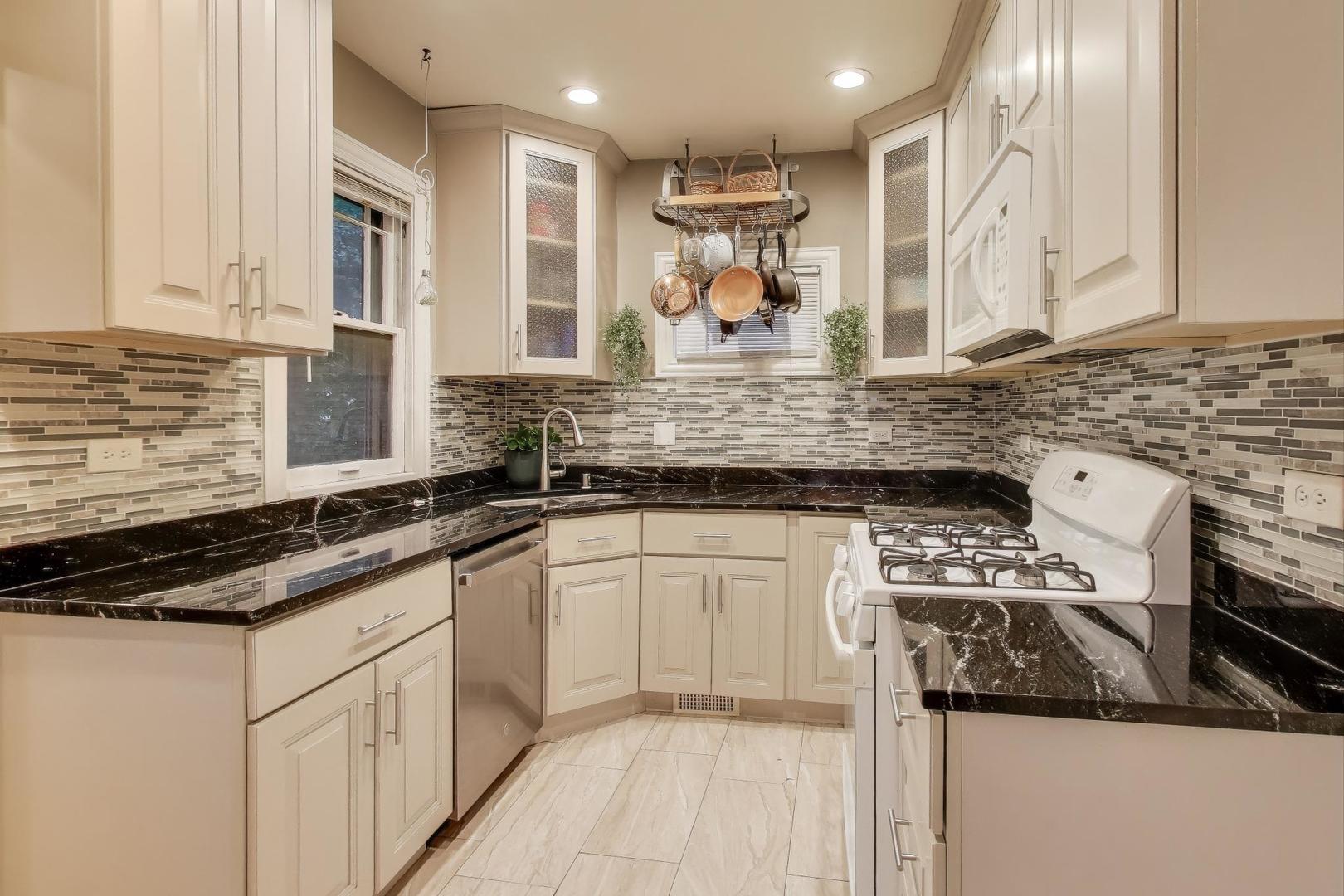 3418 Wesley Avenue, Berwyn, IL 60402