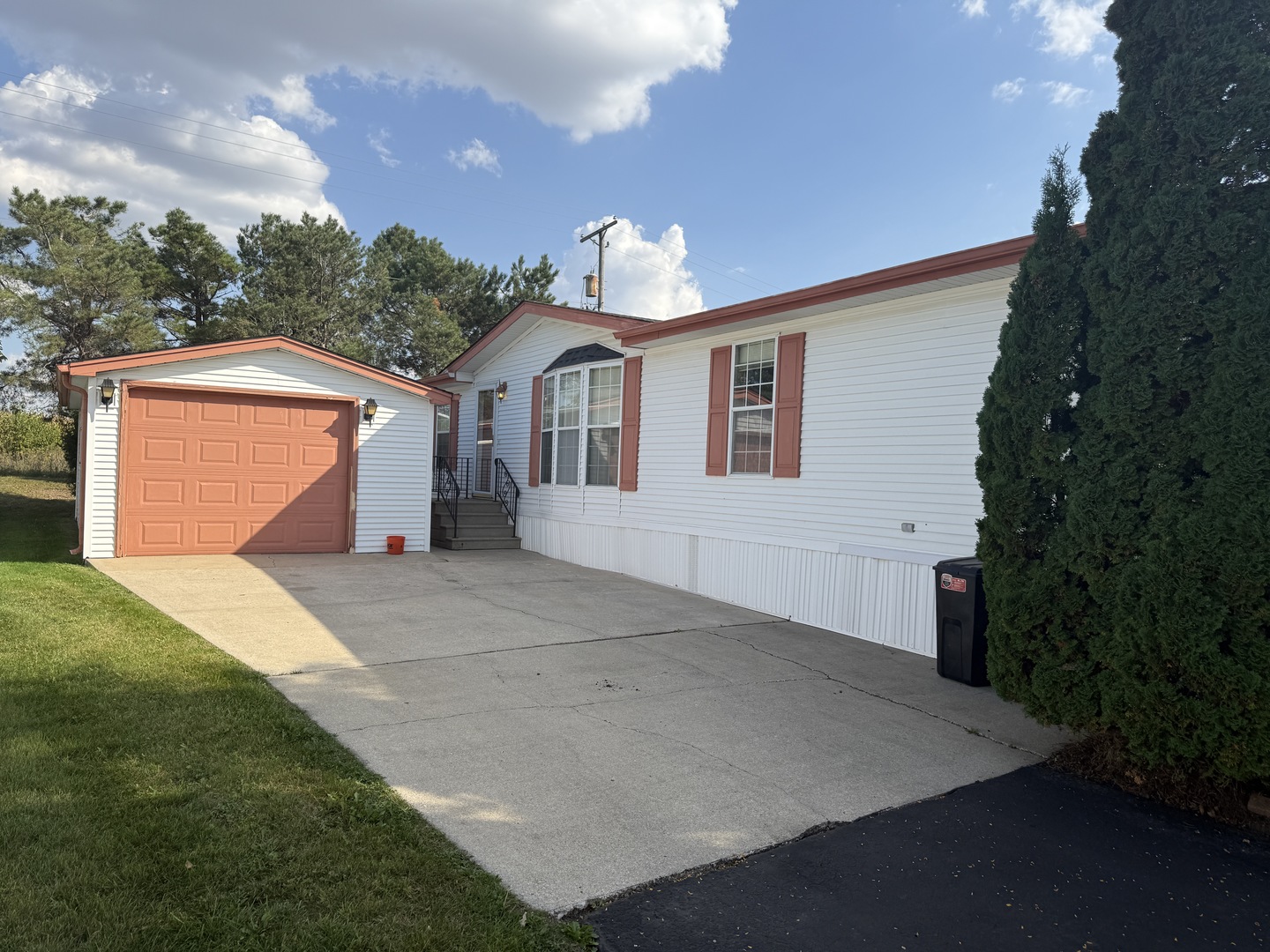 35 Partridge Lane, Beecher, IL 60401