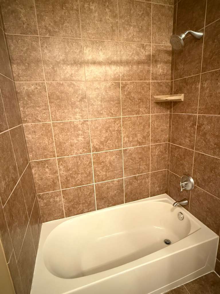 77 N Quentin Road #202, Palatine, IL 60067