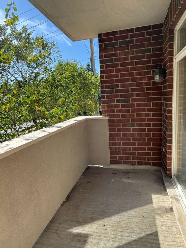 77 N Quentin Road #202, Palatine, IL 60067