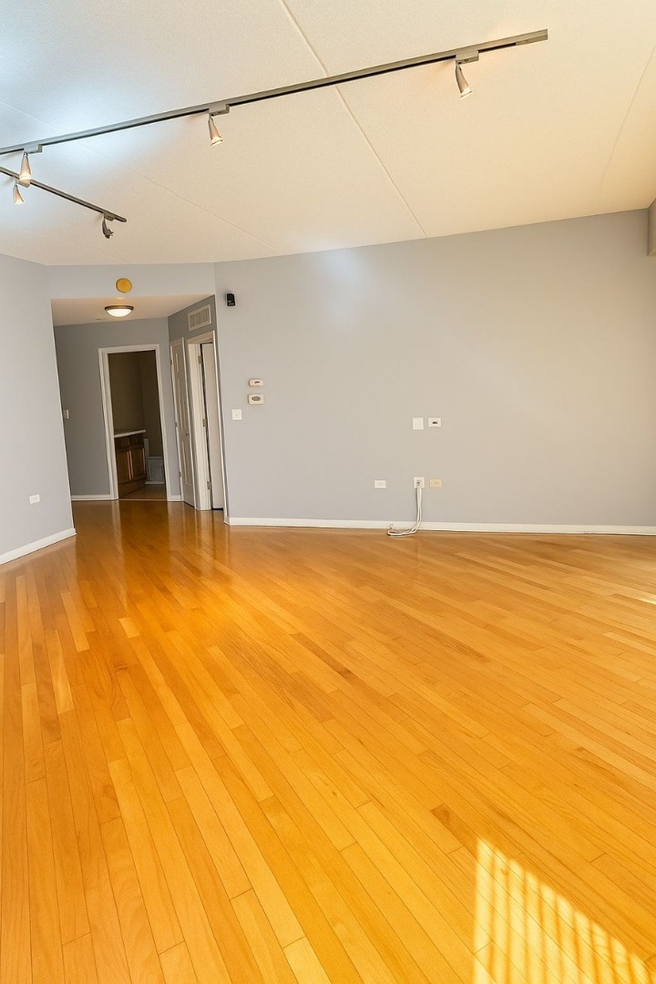 77 N Quentin Road #202, Palatine, IL 60067