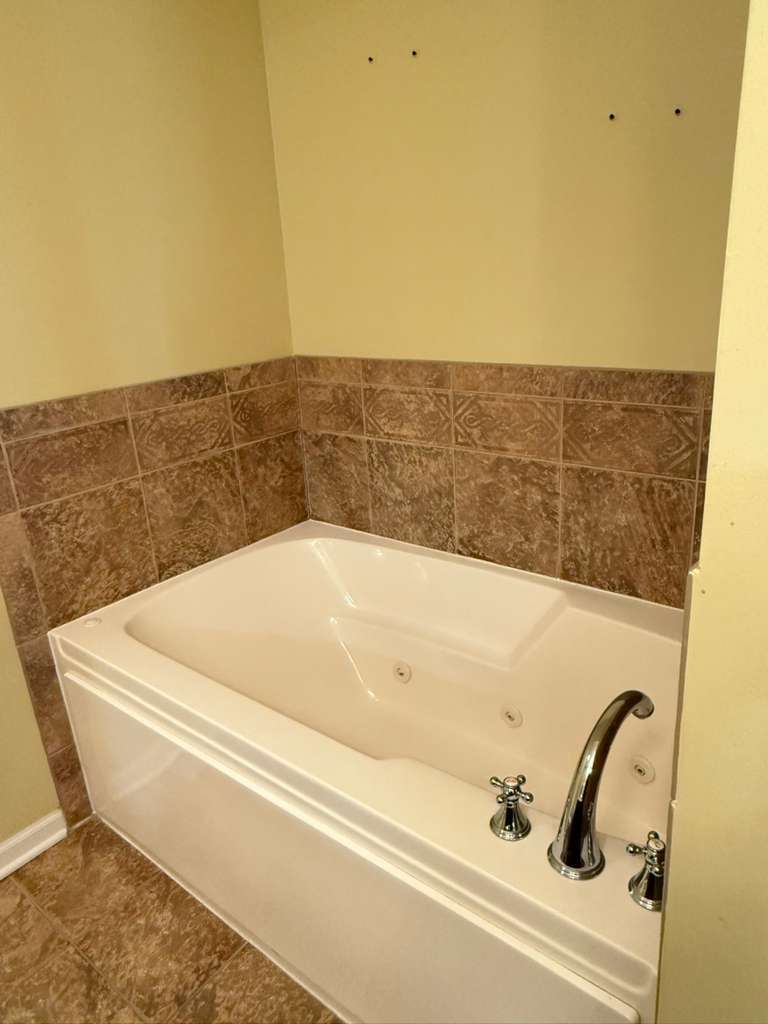 77 N Quentin Road #202, Palatine, IL 60067