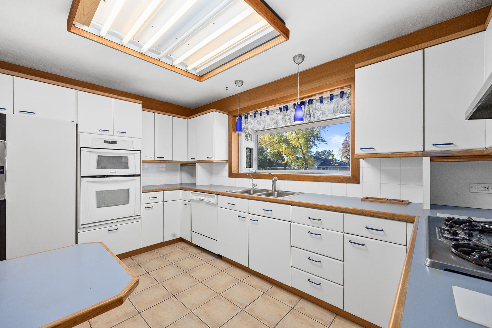 4915 Pershing Avenue, Downers Grove, IL 60515