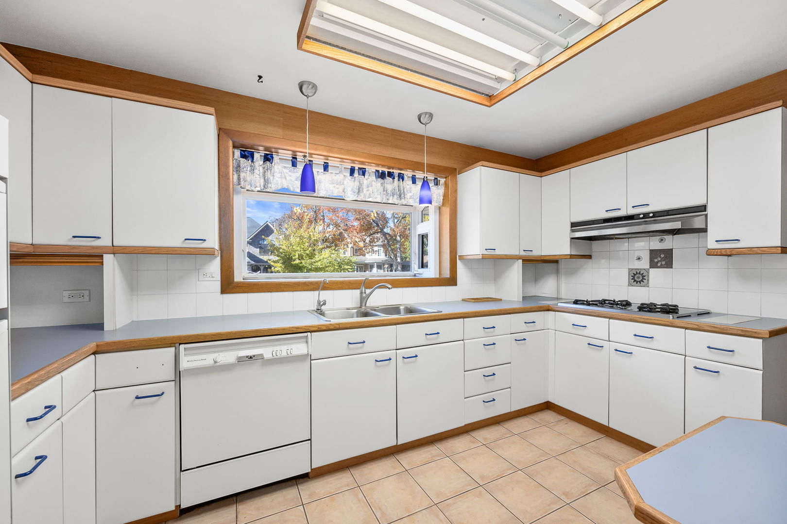 4915 Pershing Avenue, Downers Grove, IL 60515